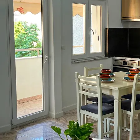 Vibrant & Oasis * تيرانا